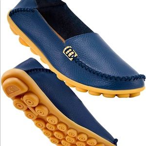 Women’s Navy Leather Lightweight Slip-On Loafer